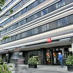 酒店 莱顿中心宜必思酒店 3*