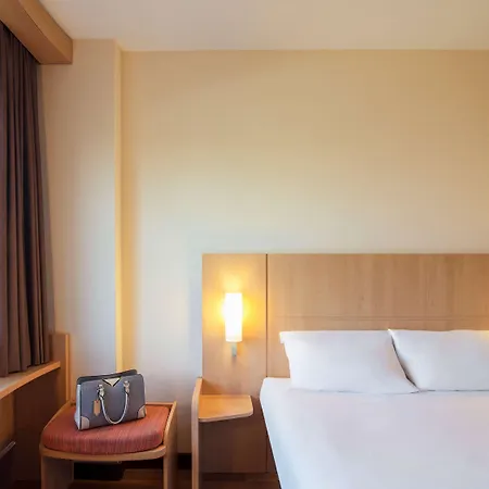 Ibis Centre Hotel