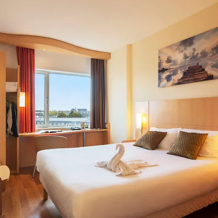 Hotel Ibis Centre 3*