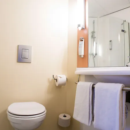 Ibis Centre Hotel 3*