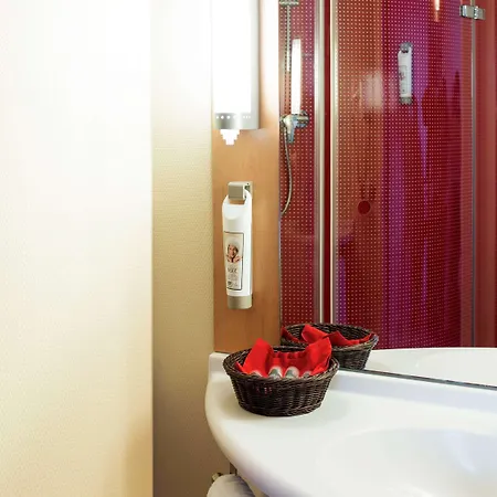Ibis Centre 3*