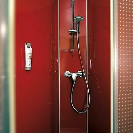 Ibis Centre Hotel 3*