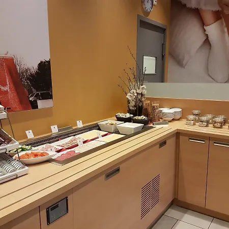 Ibis Centre 3*