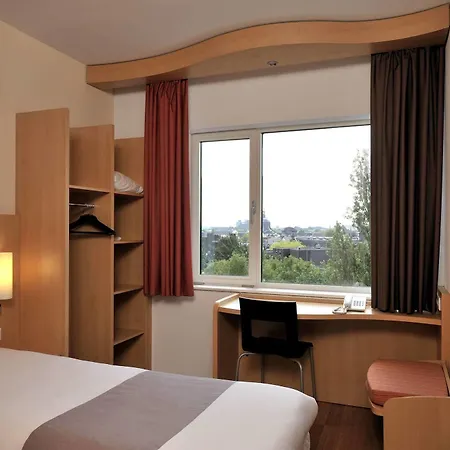 Ibis Centre