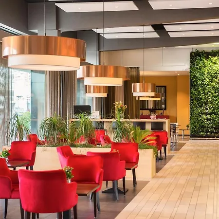Ibis Centre Hotel 3*