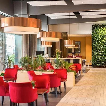 Ibis Centre Hotel 3*