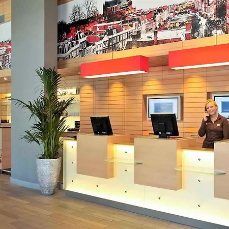 Ibis Centre Hotel 3*