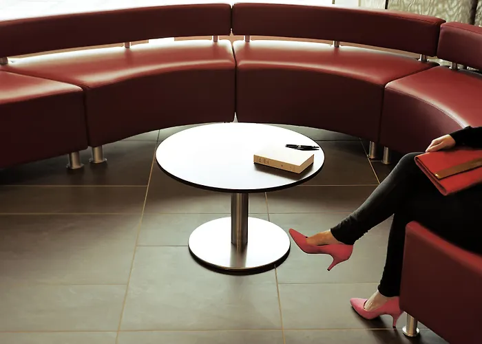 莱顿中心宜必思酒店 3*