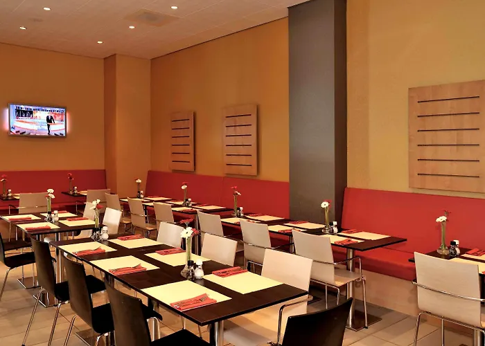 מלון Ibis Centre 3*