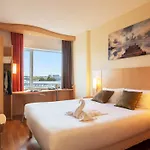 Hotel Ibis Centre 3*