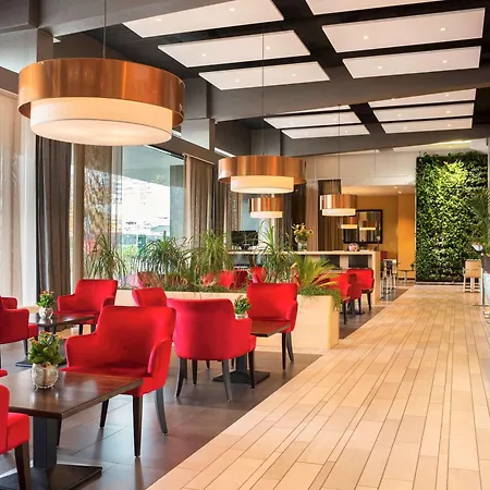 מלון Ibis Centre 3*