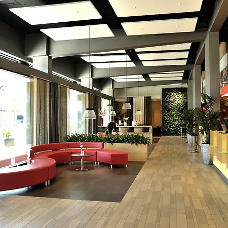 Отель Ibis Centre Лейден