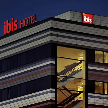 Ibis Centre 3*