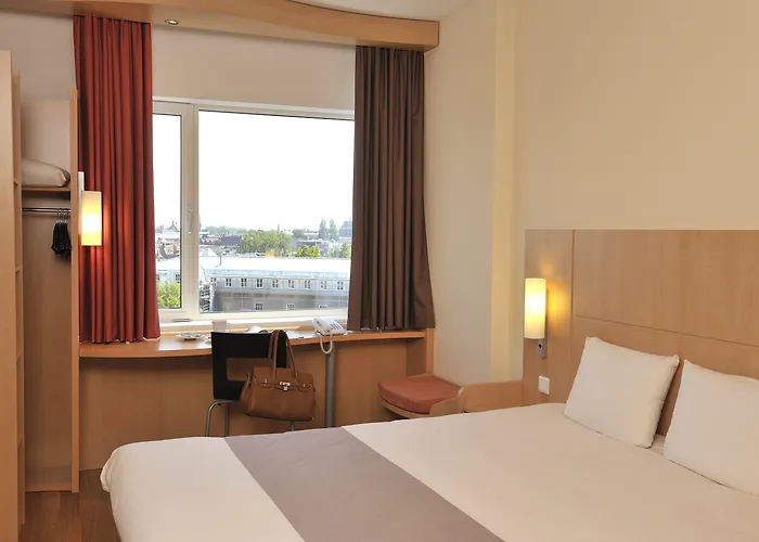 Ibis Centre Hotel 3*