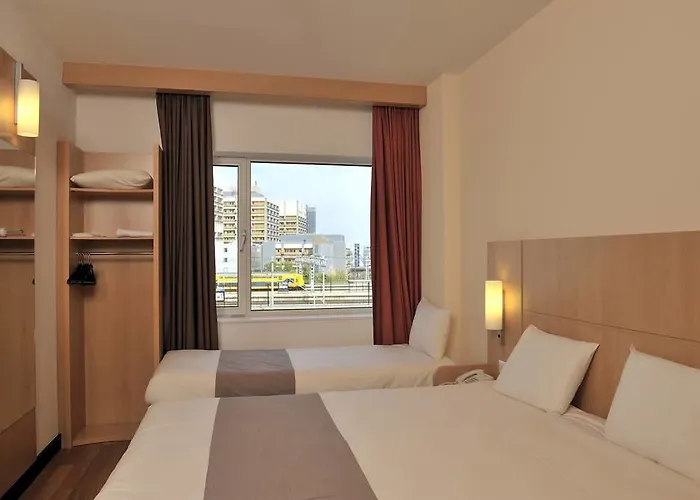 Ibis Centre Hotel 3*